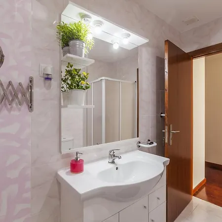 Oliveira's Place Apartment