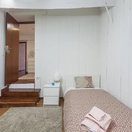 Oliveira's Place Apartment